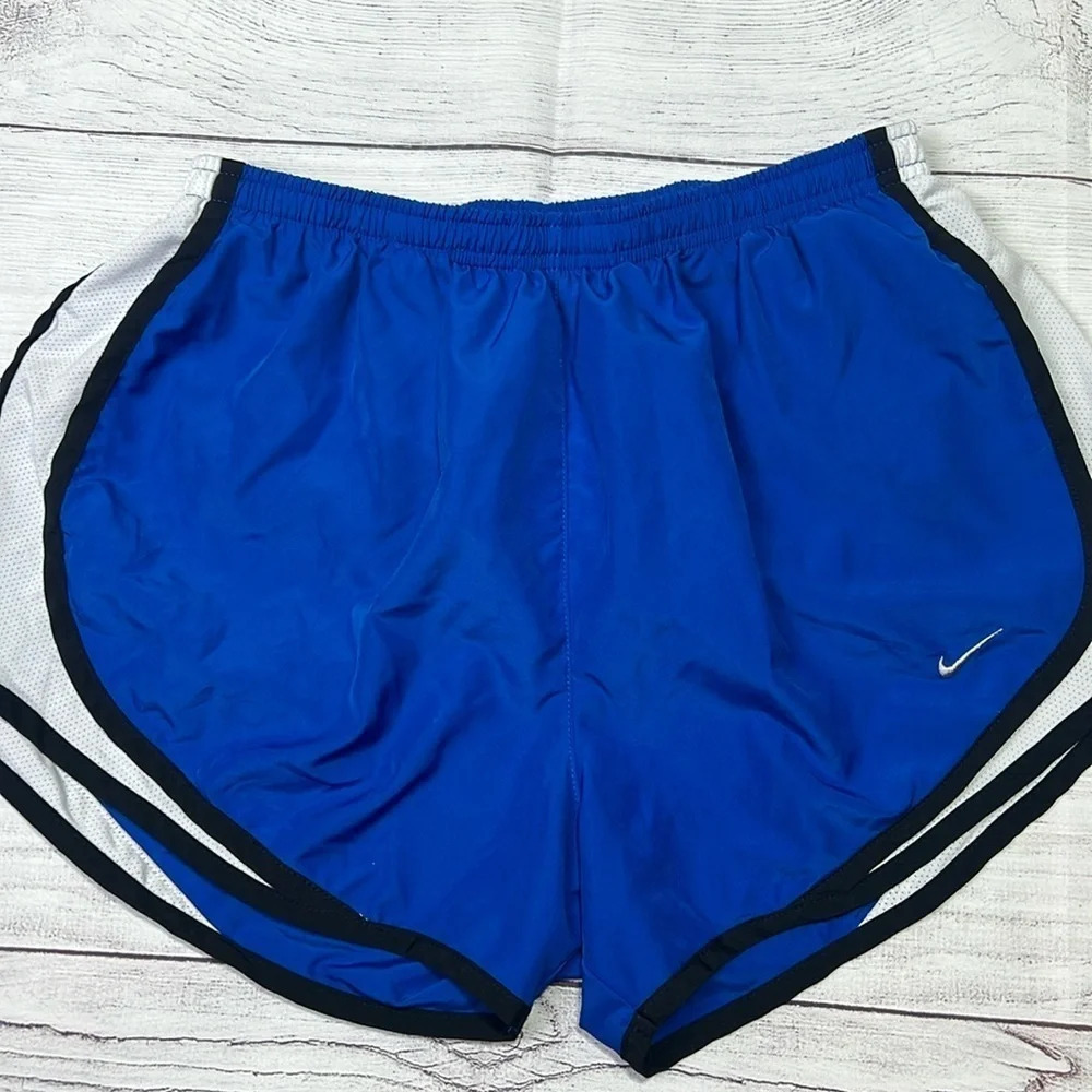 Nike dri fit athletic shorts blue size medium
